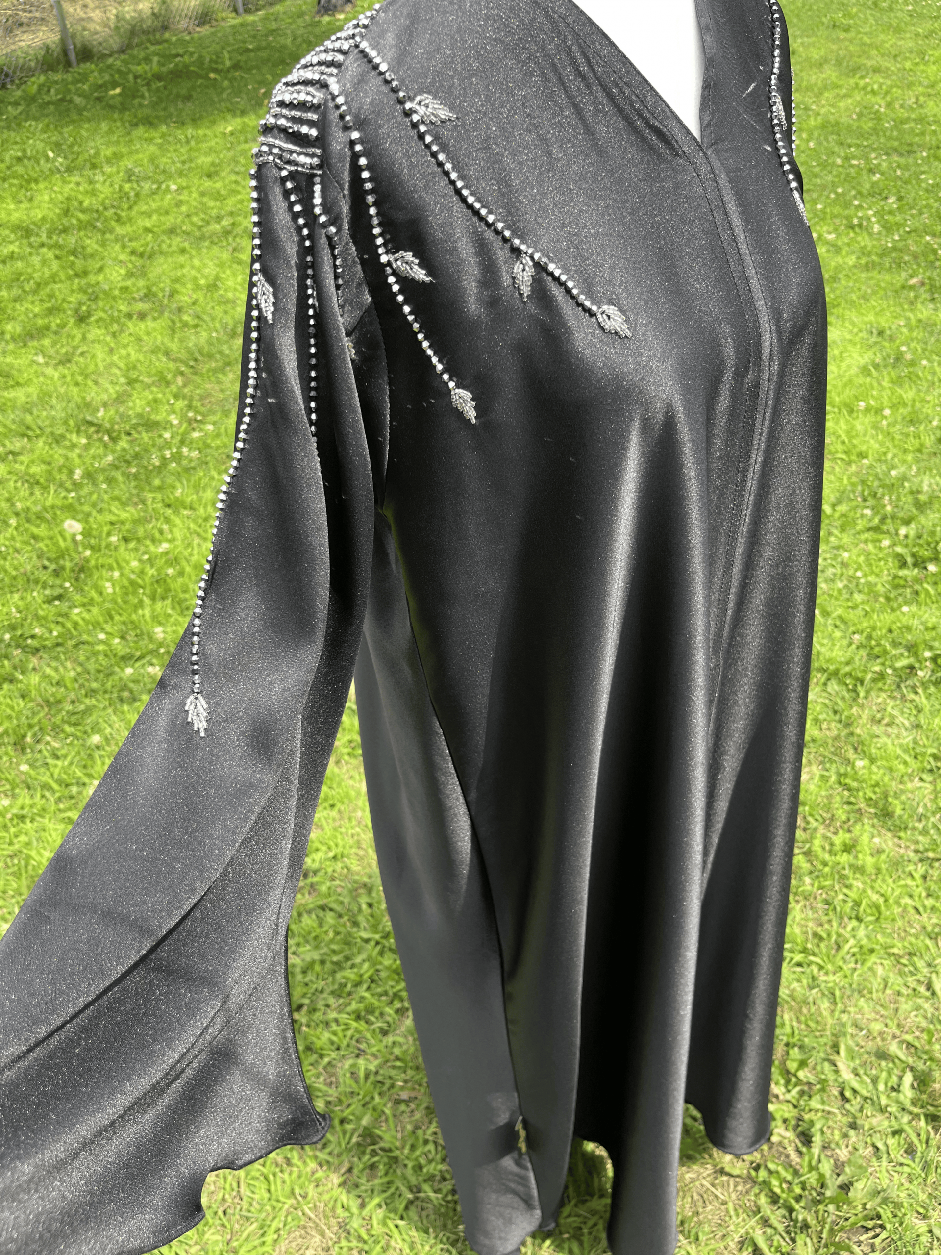 Abaya Noire Perlée Élégante pour Femme