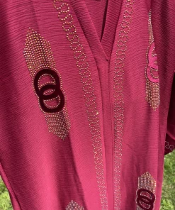 Abaya bordeaux femme élégante avec strass dorés - Image 4