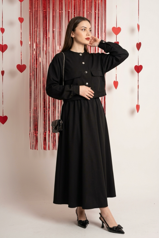 Ensemble noir femme avec robe longue et veste courte boutonnée